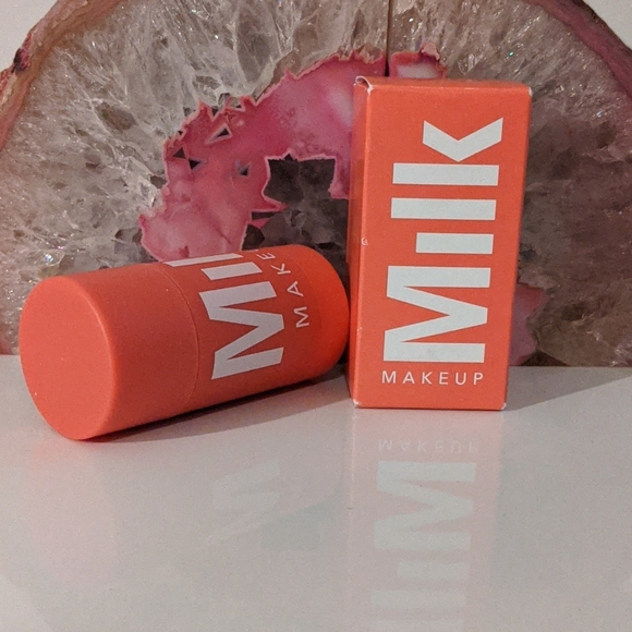 Milk Makeup Watermelon 🍉 Brightening Face Mask - Picture 4 of 7